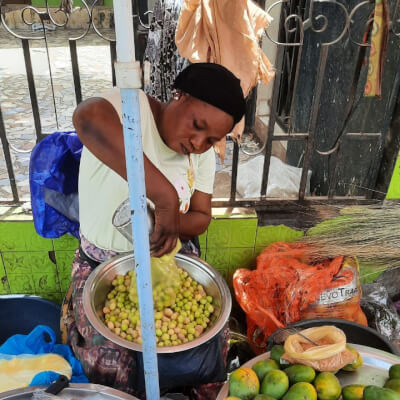 Serrekunda market